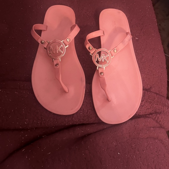 Pink rubberized Michael Kors sandals worn once perfect condition - Picture 3 of 3